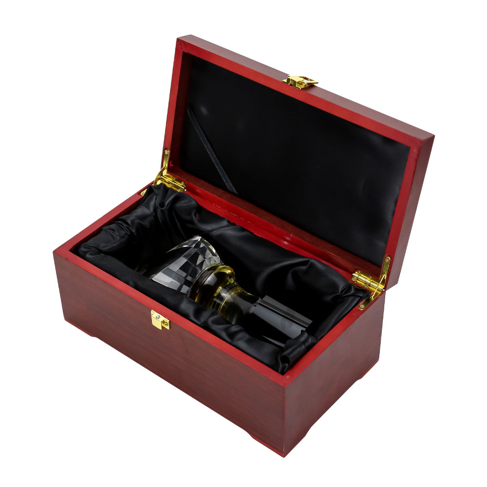 Crystal-Trophy-in-Wooden-Box-CR-60-02.jpg